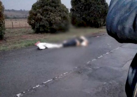 Mulher morre ao colidir moto em &ocirc;nibus dirigido por colega de trabalho