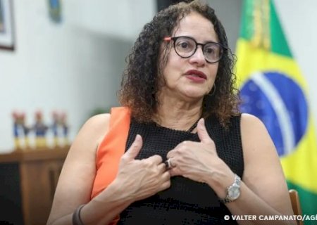 Vacina brasileira de covid ajuda a combater negacionismo, diz ministra