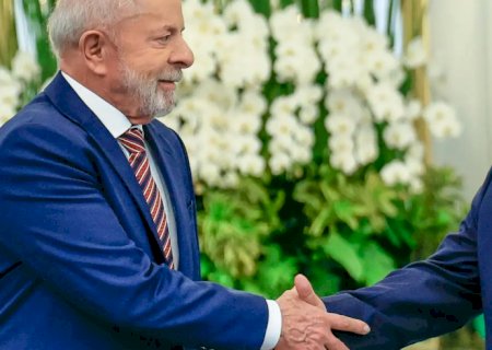 Brasil e Indonésia firmam acordos; Lula confirma candidatura em 2026