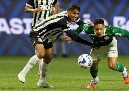 Palmeiras derrota Santos em clássico e segue na ponta do Brasileirão