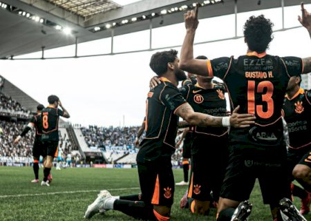 Corinthians vence o Grêmio e se aproxima do G7 no Brasileirão
