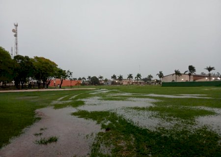 Angélica: Segunda-feira começa com céu nublado e chuva intensa na madrugada