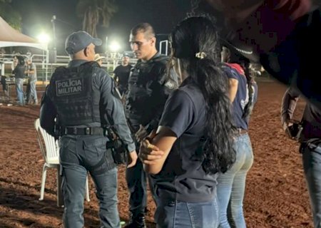 Briga em competição de cavalos, termina com veterinário preso acusado de esfaquear zootecnista