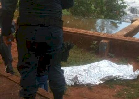 Adolescente de 15 anos bate a cabe&ccedil;a ao saltar em rio e morre afogado