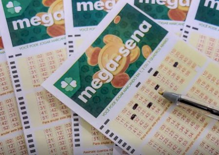 Ningu&eacute;m acerta as seis dezenas e Mega-Sena acumula
