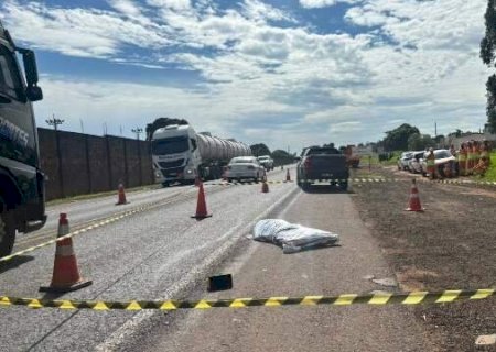 Arquiteta morre ap&oacute;s cair de caminhonete em movimento na sa&iacute;da para Cuiab&aacute;