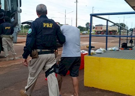 Motorista preso em Dourados levaria cocaína para porto e outras drogas até Curitiba