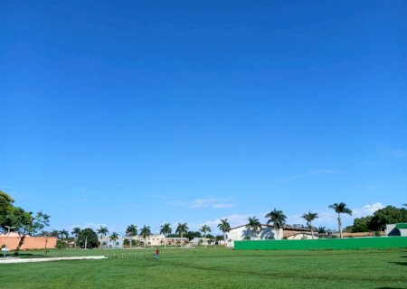 Angélica: Segunda-feira será quente com céu parcialmente nublado e possibilidade de chuvas rápidas