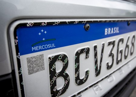 Entenda o projeto que pode mudar placas de veículos no Brasil