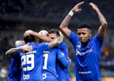 Cruzeiro vence o Gr&ecirc;mio e deixa zona de rebaixamento do Brasileir&atilde;o
