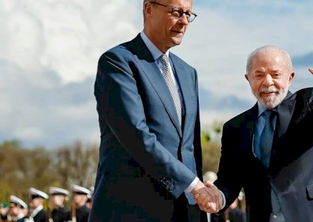 Lula chega à Alemanha para assinar parcerias comerciais e de inovação