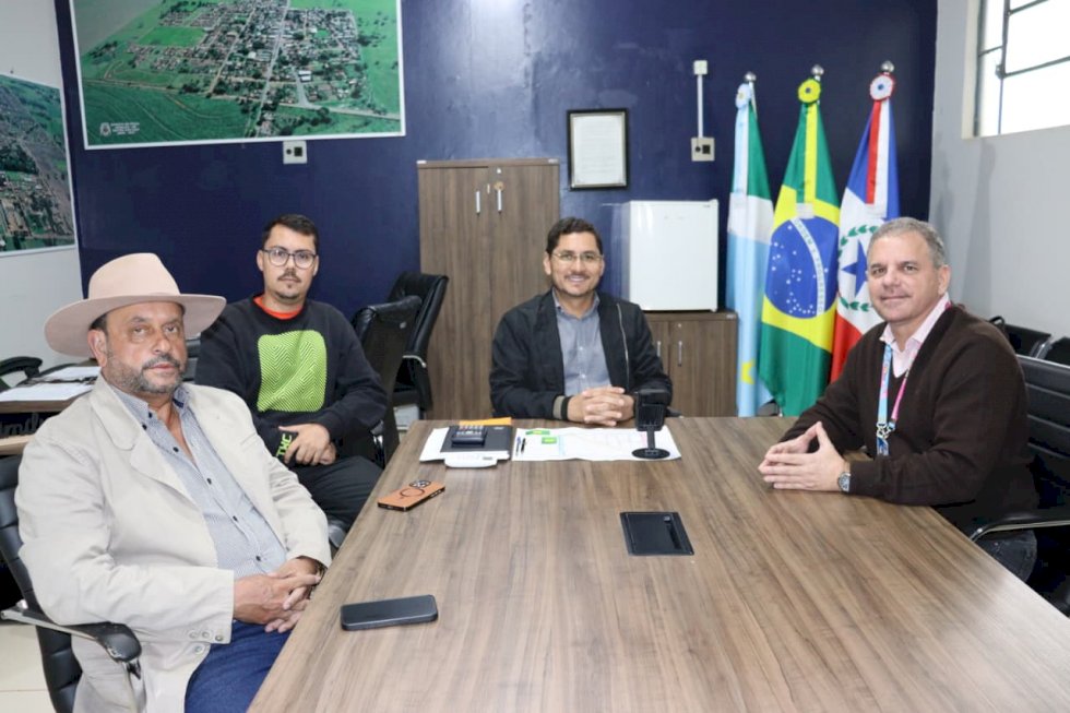Angélica: Prefeitura discute implantação da Sala do Empreendedor e criação do programa Cidade Empreendedora
