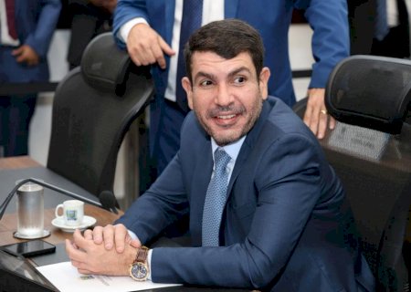 Jamilson Name pede reparos imediatos na Praça dos Amigos, na Vila Nasser