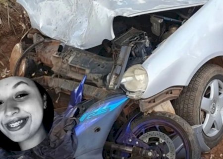 Jovem morre após ser arremessada de moto e motorista foge do local