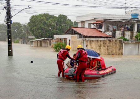 Tempestades em PE deixam quatro mortos e mais de mil desalojados