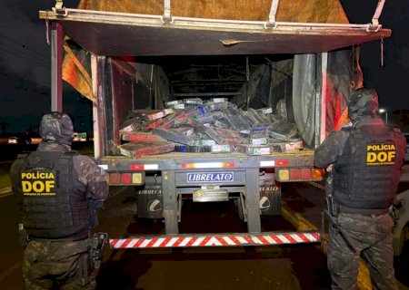 Polícia encontra 2,1 toneladas de maconha ocultas em semirreboque carregado com milho