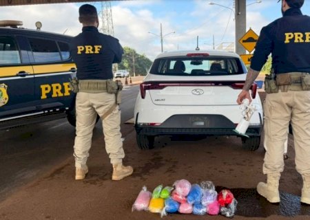 PRF encontra haxixe e medicamento ilegal em tanque de combustível de carro em Ponta Porã