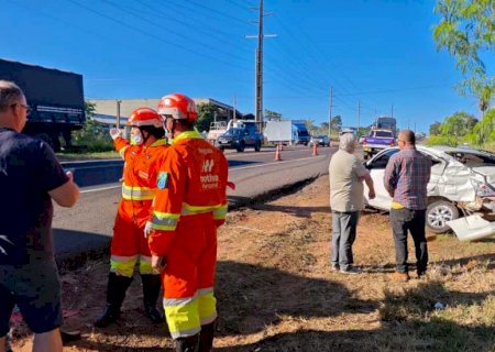 Passageira de carro de aplicativo atingido por caminhão na BR-163 morre na Santa Casa