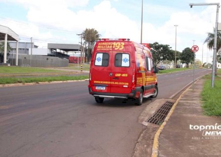 Homem tenta assassinar companheiro com facadas durante discussão em Dourados