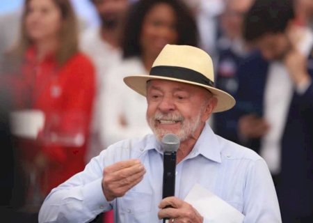 Lula chama Neymar de 'primeiro jogador home office'