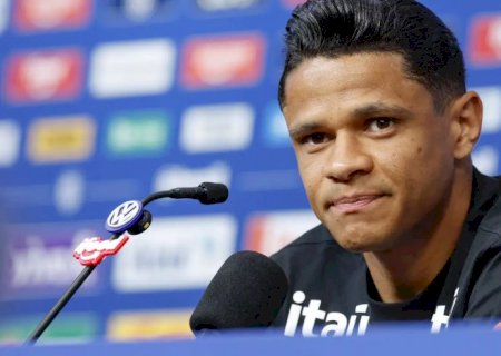Aposta de Ancelotti, Douglas Santos explica apoio tático a Vini Jr.