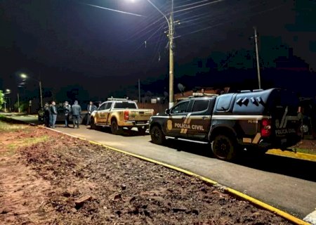 Criminosos arrombam casa e executam homem na frente da mãe