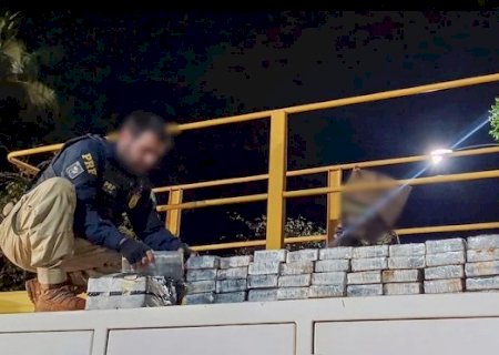 PRF apreende 440 kg de coca&iacute;na escondidos em caminh&atilde;o-tanque