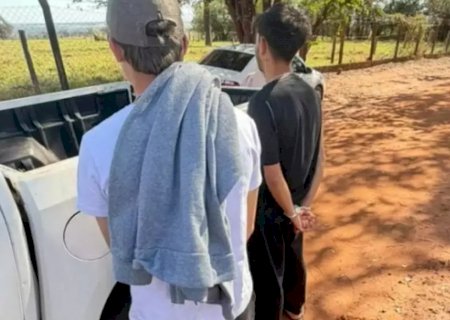 Jovem é preso e adolescente apreendido por emboscada contra pai