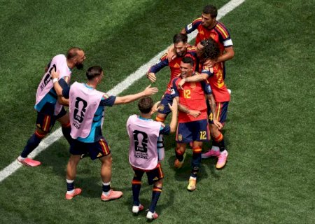 Espanha e B&eacute;lgica disputam vaga para semifinal da Copa do Mundo