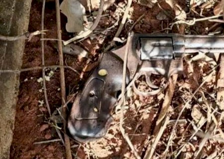 Homem se apresenta à polícia, confessa duplo homicídio e é preso em Nioaque