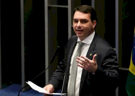 Bolsonaro recorre ao STF e pede para receber visitas de Flávio