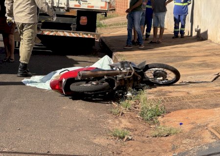 IVINHEMA: Mulher morre após grave acidente entre moto e caminhão no Bairro Itapoã