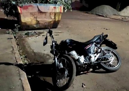 Motociclista realiza manobra perigosa, tenta fugir da polícia e sofre acidente em Cassilândia