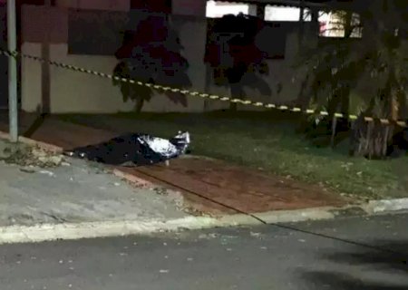 Mulher é morta a facadas pelo companheiro durante discussão