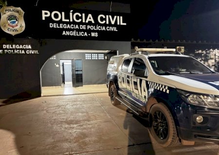 ANGÉLICA: Homem é ameaçado com faca por colega de trabalho em hotel
