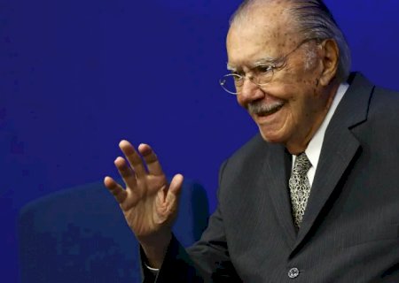 Sarney é internado no Sírio-Libanês para tratar pneumonia