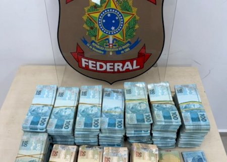PF apreende R$ 800 mil em espécie no momento que mulher deixava agência bancária