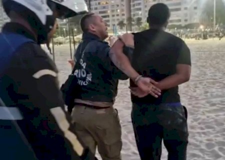 Homem é preso após cobrar R$ 1 mil por biscoito e biquíni em Copacabana