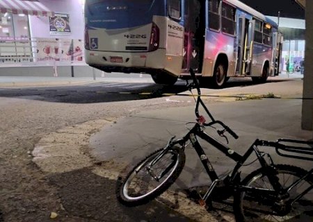 Motorista de ônibus que atropelou menino de 10 anos é afastado após acidente em MS