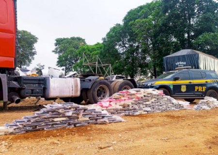 PRF apreende mais de 300 quilos de cocaína em tanques de caminhão