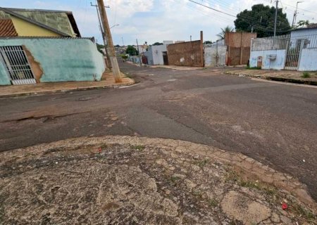 Jovem é atingida por bala perdida enquanto conversava com amigos em rua da Nhanhá
