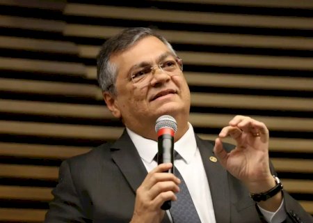 Dino cita Master e determina revisão de regras da CVM