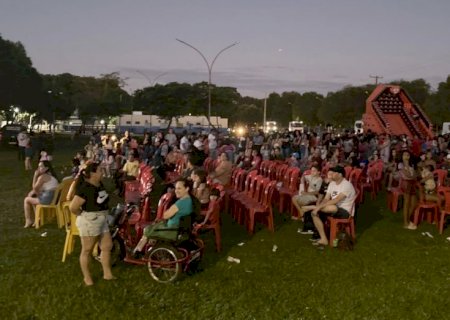 Angélica: Prefeitura realiza Cinema na Praça e proporciona dia de diversão para crianças e famílias